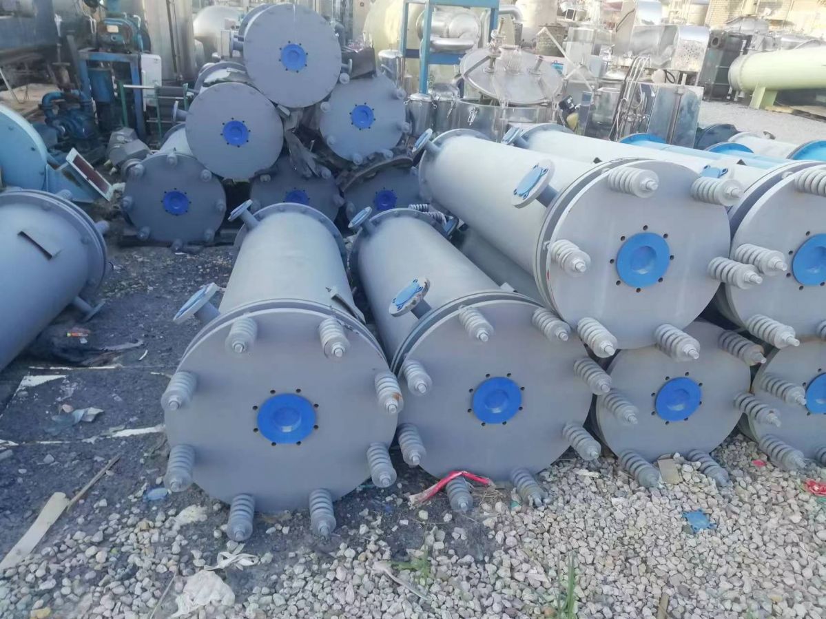 出售二手列管式换热器不锈钢材质 工业用不锈钢翅片管壳式冷凝器