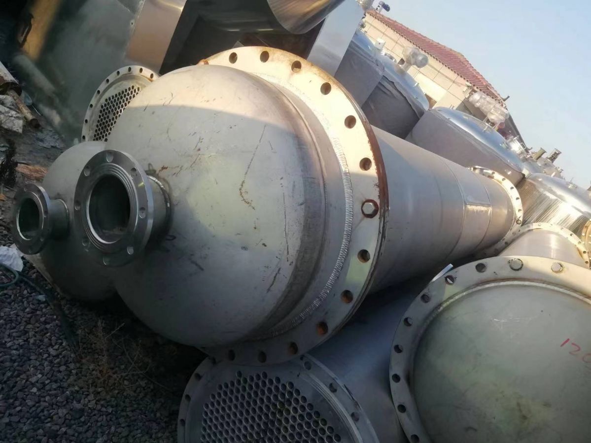 出售二手列管式换热器不锈钢材质 工业用不锈钢翅片管壳式冷凝器