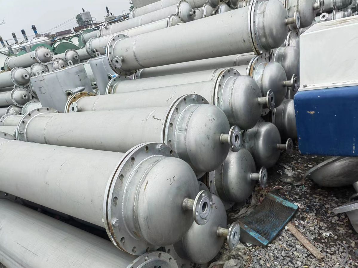 出售二手化工高压冷凝器 二手不锈钢列管式冷凝器耐腐蚀耐高温