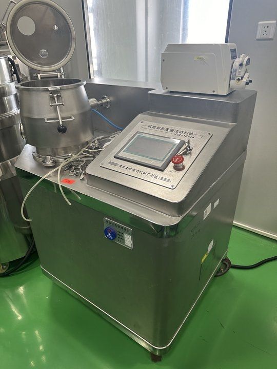 转让8成新二手高效湿法造粒机型号：HZ-12