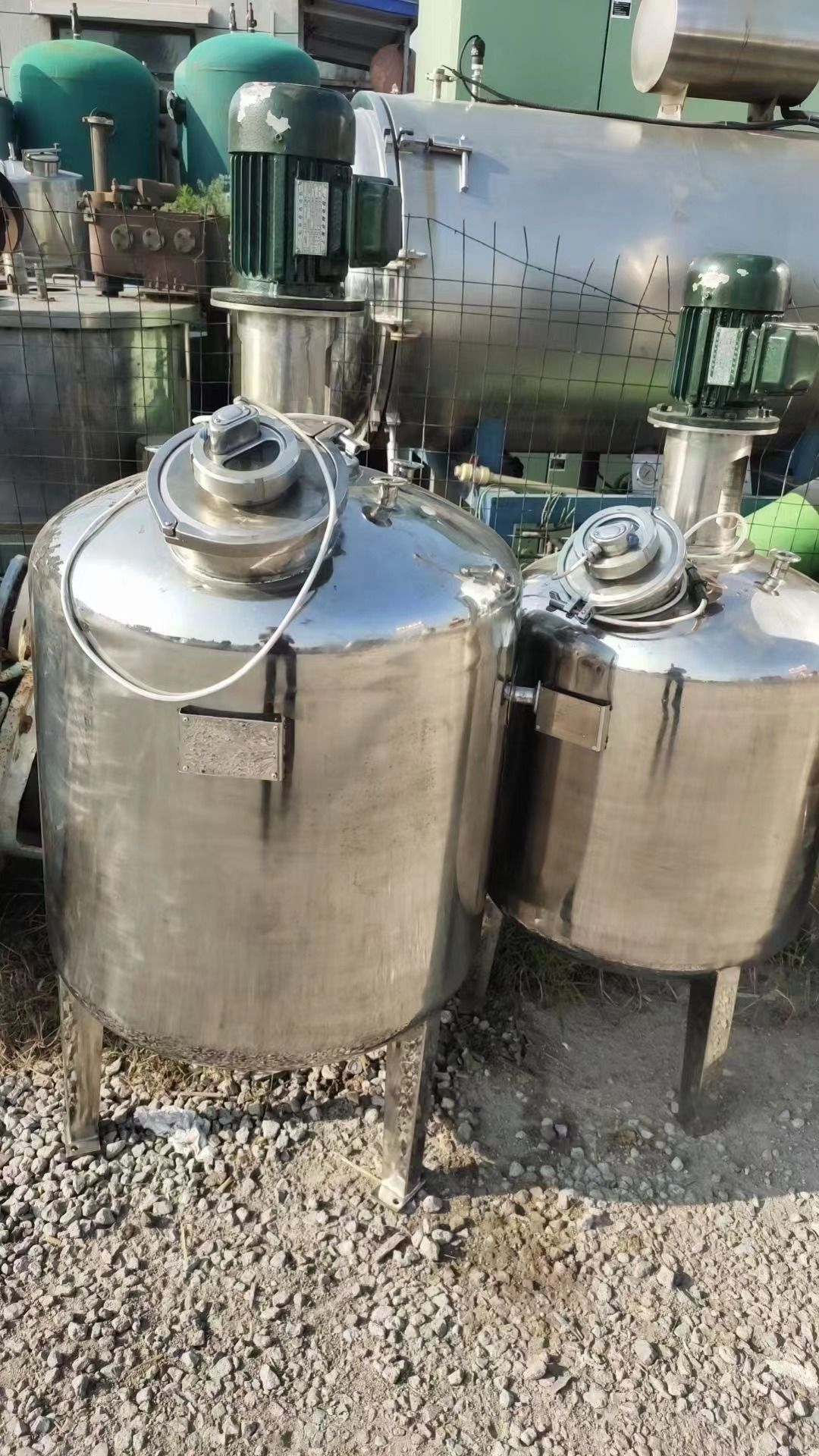 转让：新到二手6台316L不锈钢加热搅拌罐，2台120升，2台200升