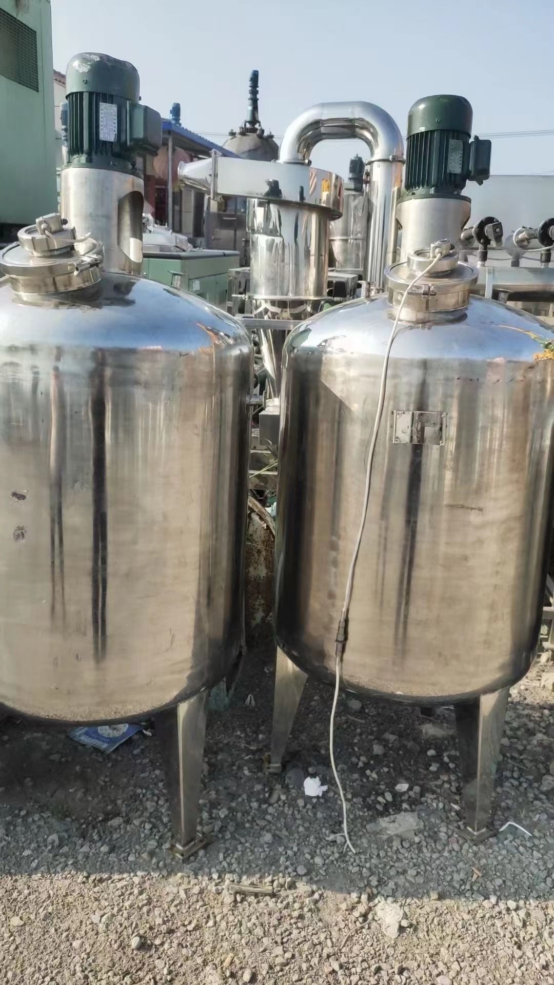 转让：新到二手6台316L不锈钢加热搅拌罐，2台120升，2台200升