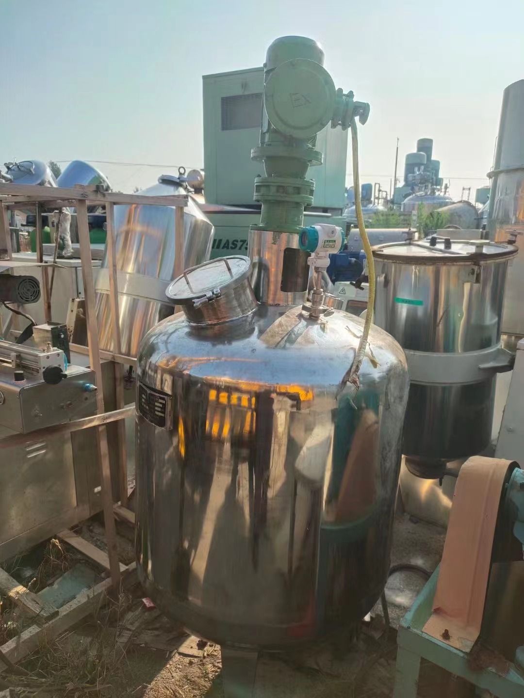 转让：新到二手6台316L不锈钢加热搅拌罐，2台120升，2台200升