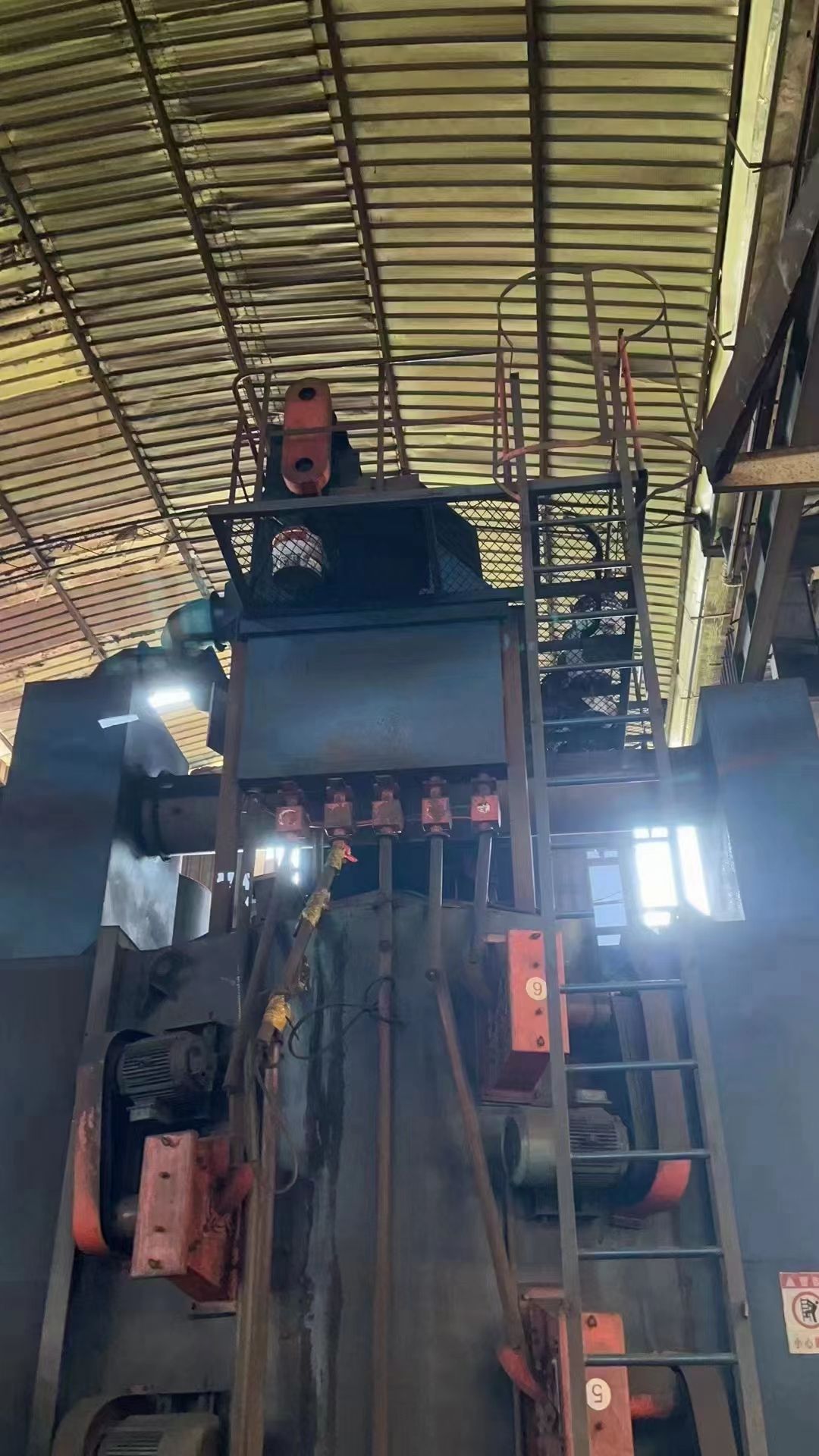 转让一台辊道通过式抛丸机