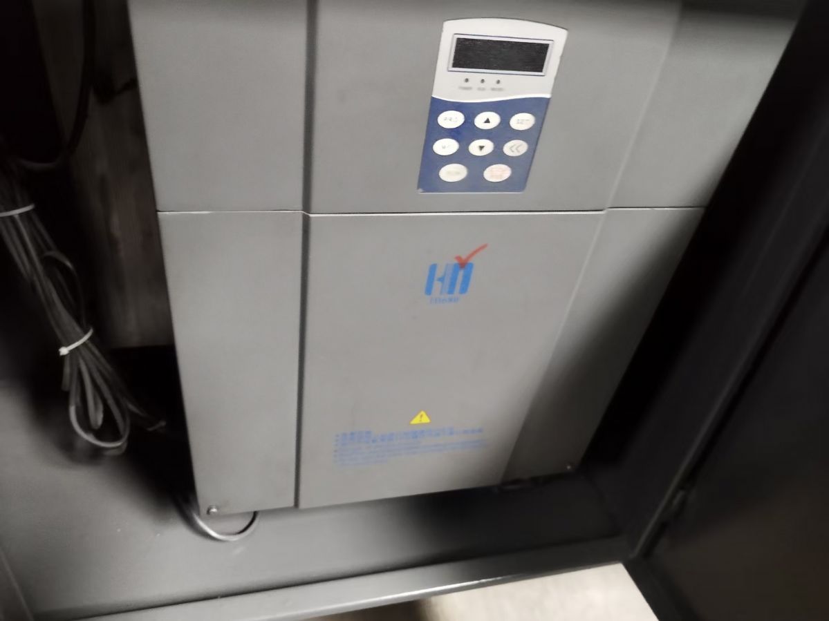 低价处理二手注塑机海天2100吨