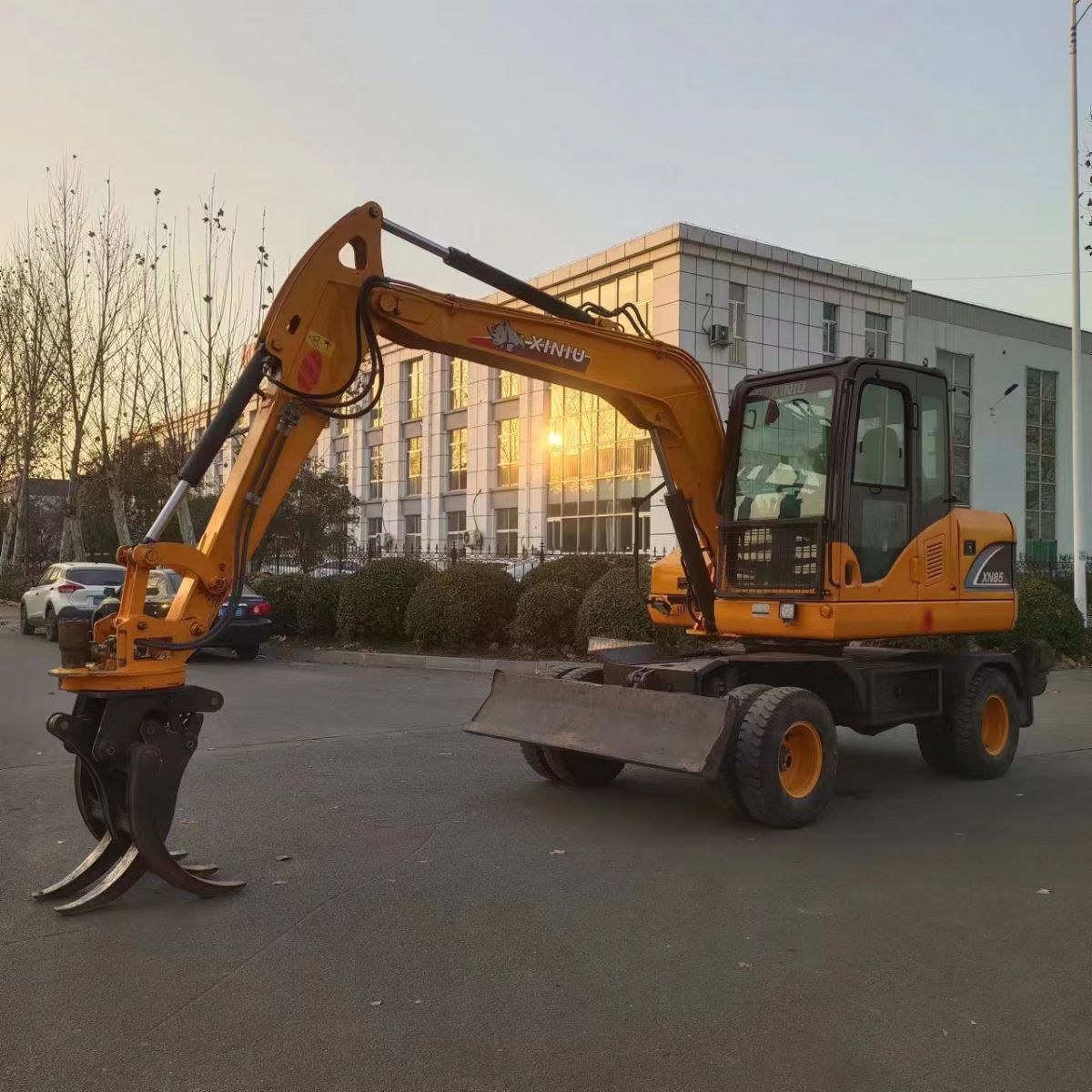 20年犀牛85 二手轮式抓木机夹木机 抓废铁 抓棉花 抓毛竹 抓甘蔗