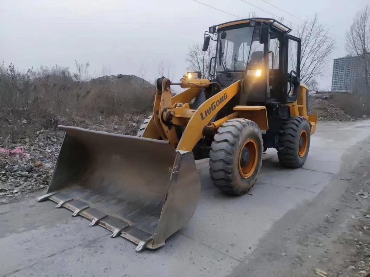 柳工二手30装载机835H三吨轮式铲车