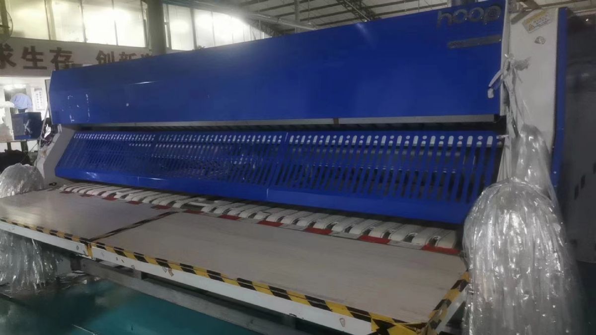 2019上海汇布折叠机＋堆码机