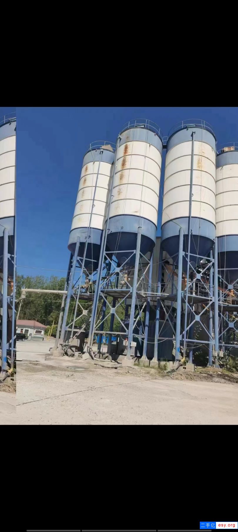 江苏扬州：低价急处理8个200吨水泥罐，直径4.5米，大长腿。