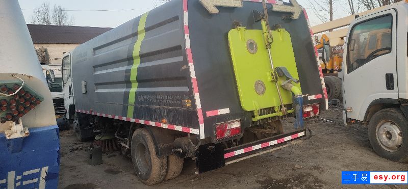 二手中联重科扫地车吸尘车场区专用清扫车