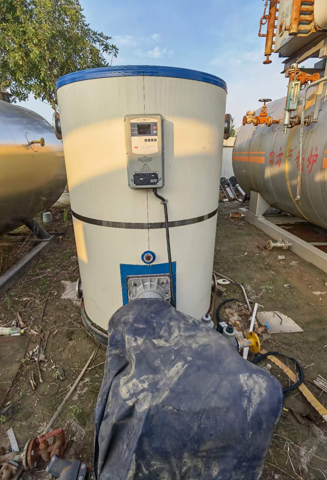 各种吨位燃气燃油热水锅炉出售中，品种齐全