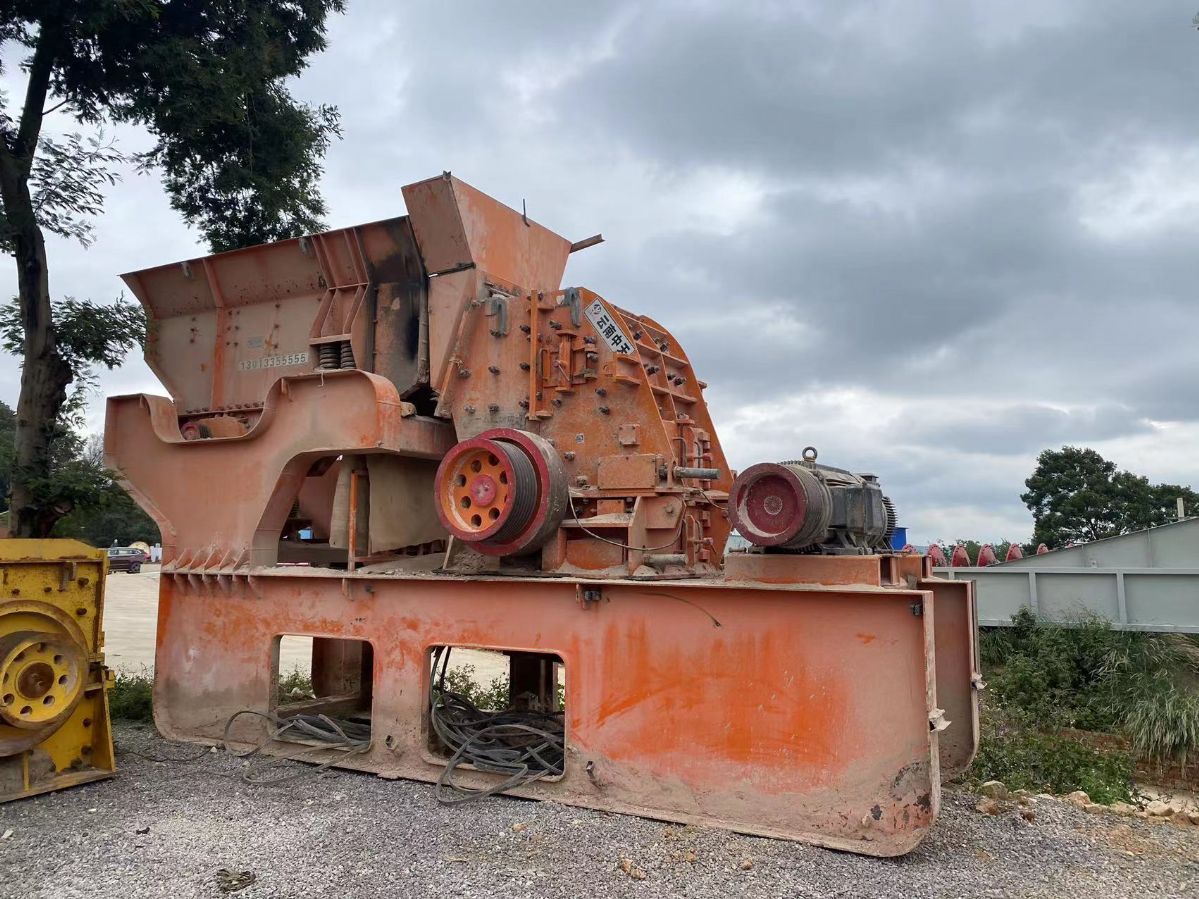 二手半移动免基础时产150吨石子生产线带250电机石灰石破碎机处理22