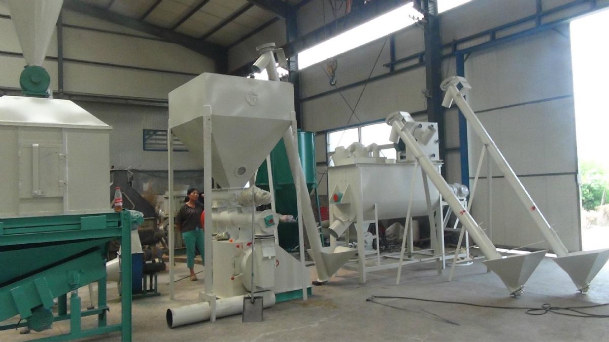 收购二手饲料厂生产设备，猫粮生产设备