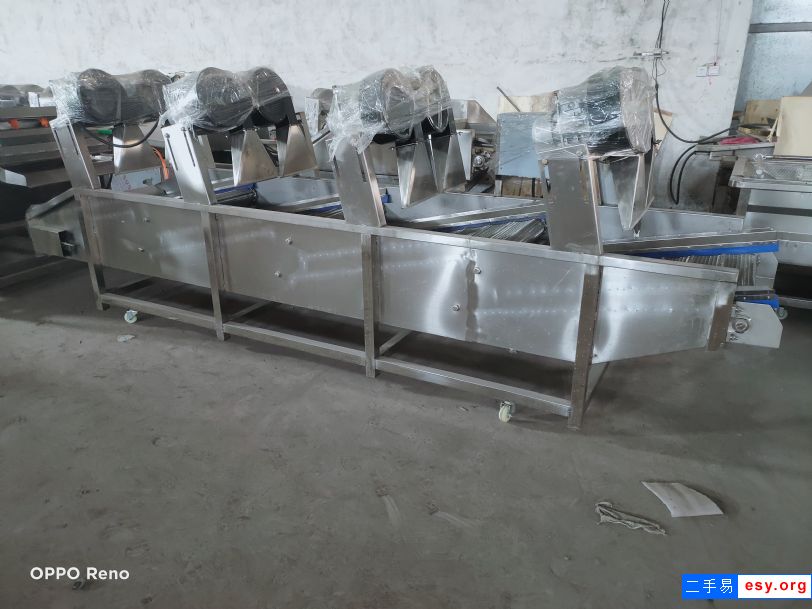 出售二手海鲜清洗机蔬菜全自动起泡喷淋清洗机巴氏杀菌线胡萝卜毛辊清洗机