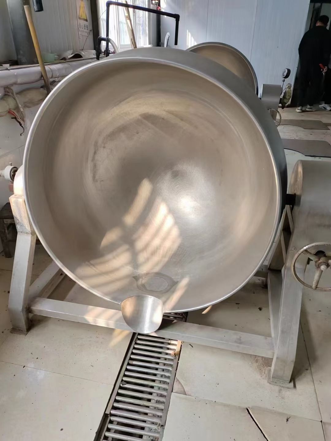 出售二手600升电磁行星自动搅拌炒锅 可倾斜电加热夹层锅 食高压蒸煮锅