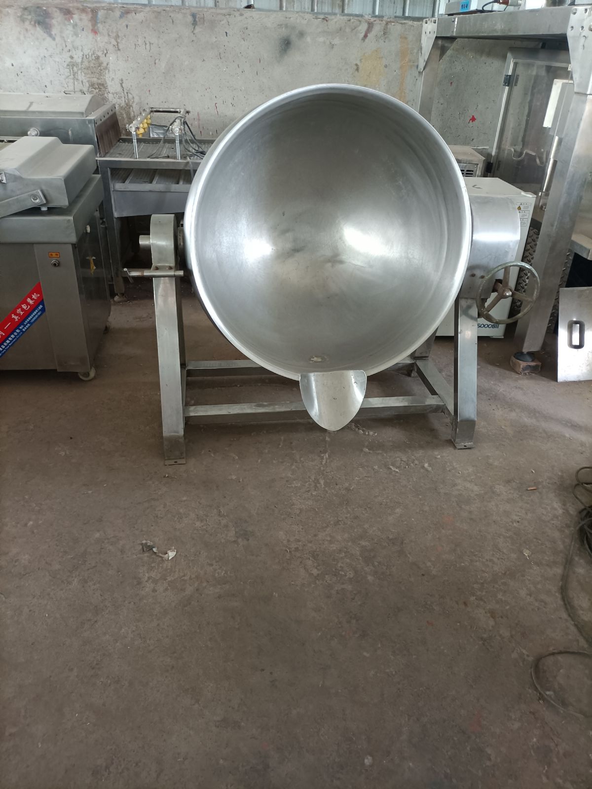 出售二手燃气电加热夹层锅 立式蒸汽搅拌夹层锅 500升行星自动炒锅