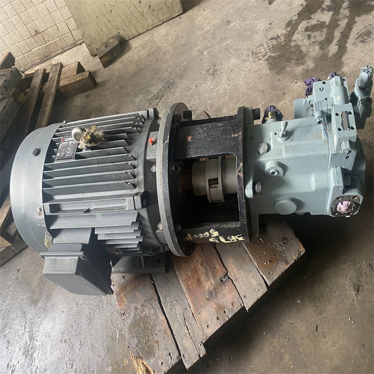 转让电机马达37KW变量泵145排量 95成新 塑精机械二手价出售