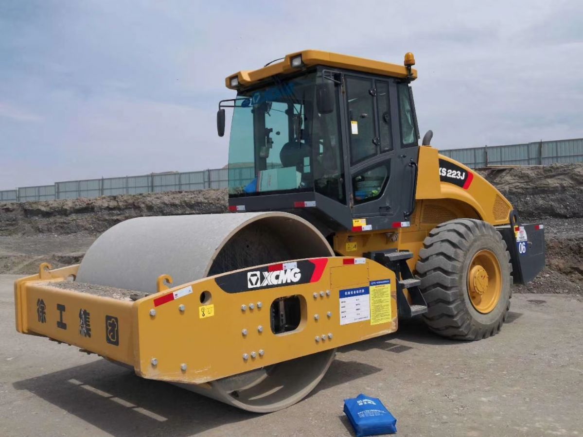 郑州个人二手振动压路机22吨