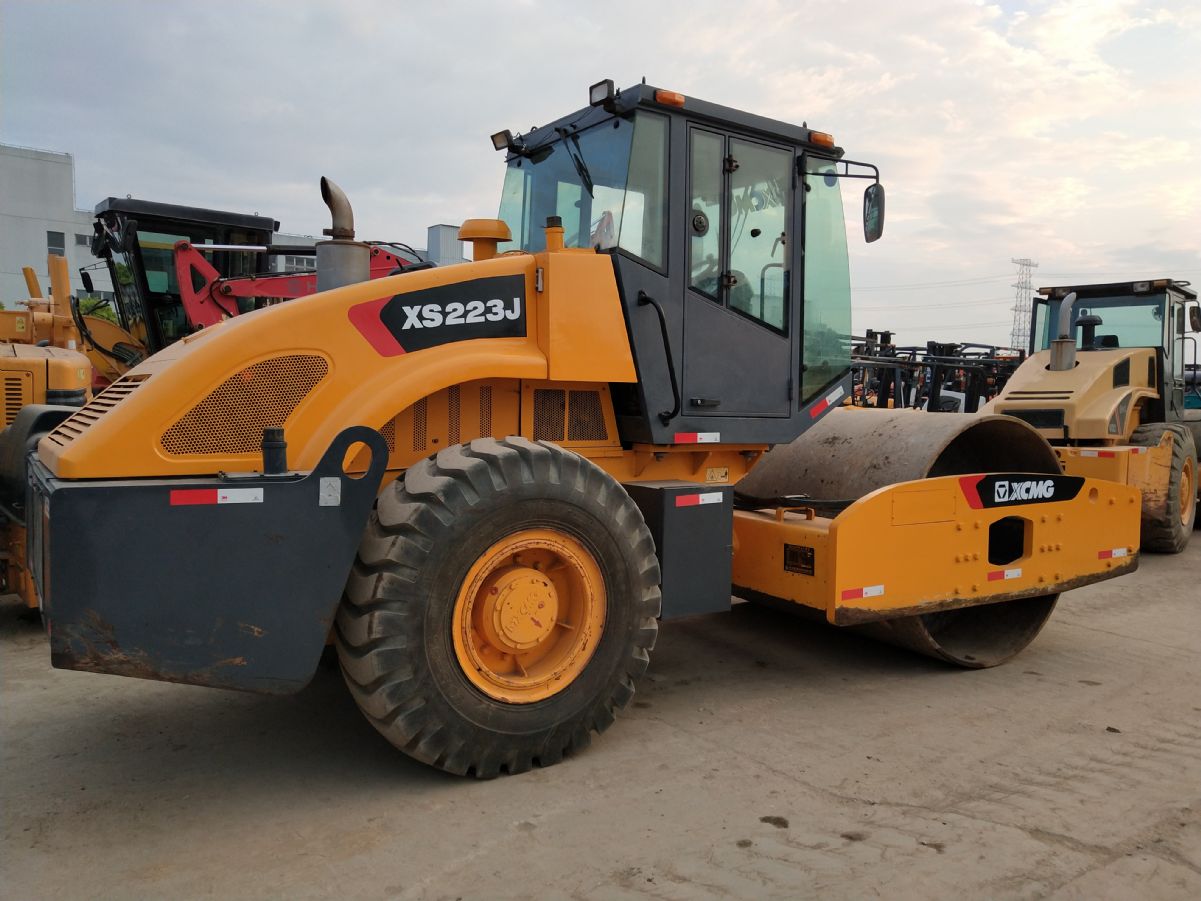 郑州个人二手振动压路机22吨