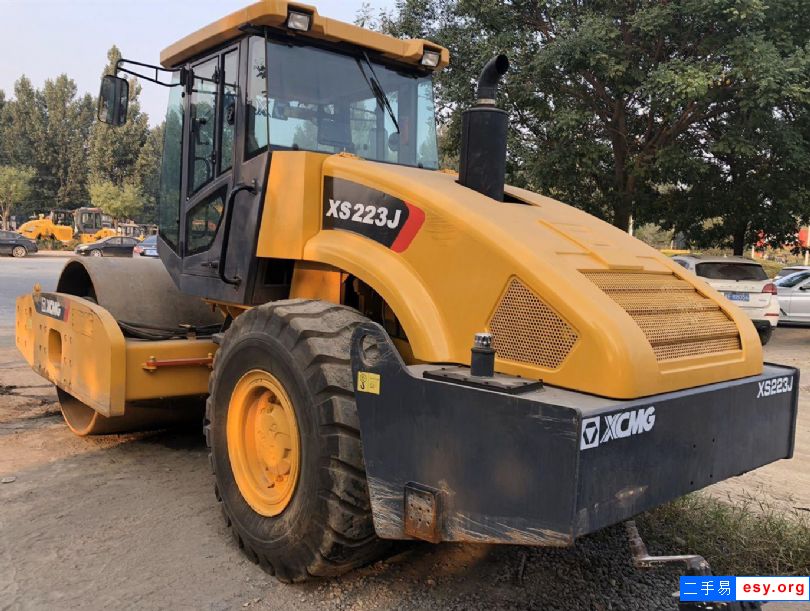 张家界个人二手振动压路机22吨