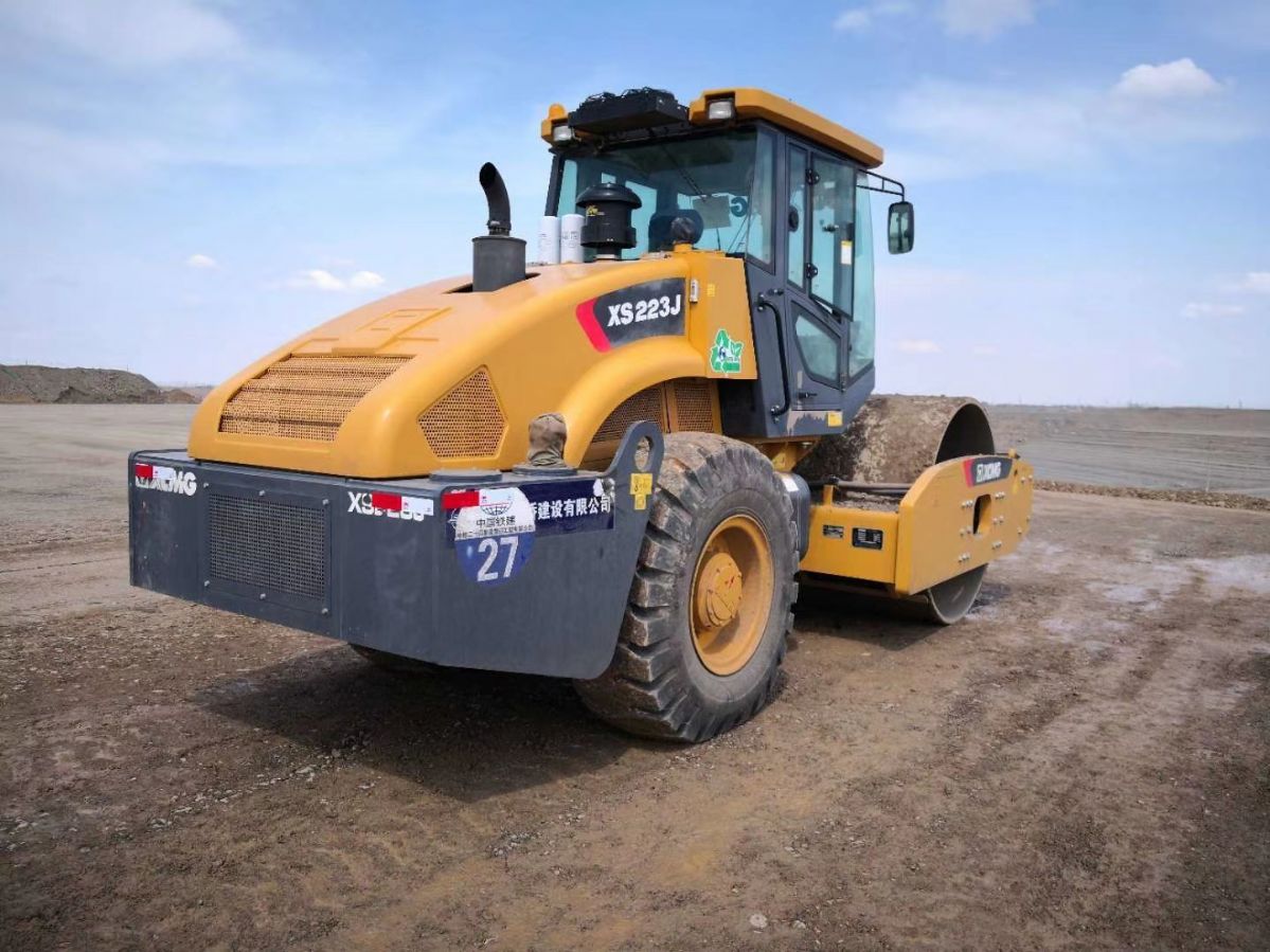 常德个人急售二手压路机