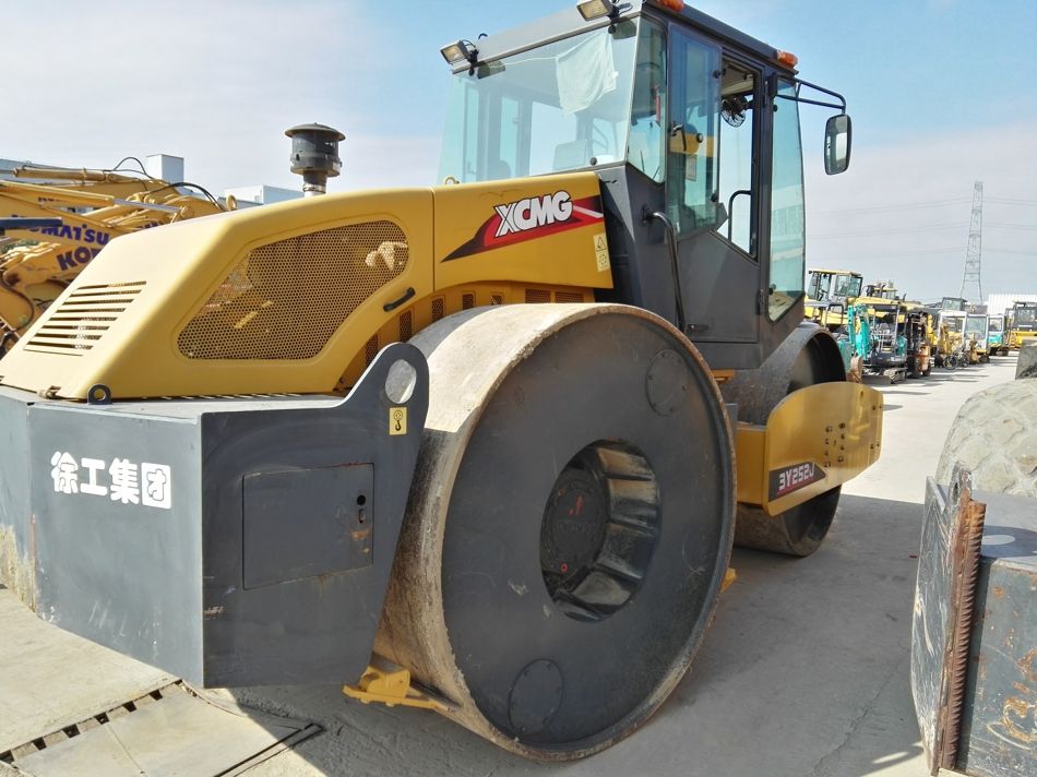 郑州个人二手振动压路机22吨