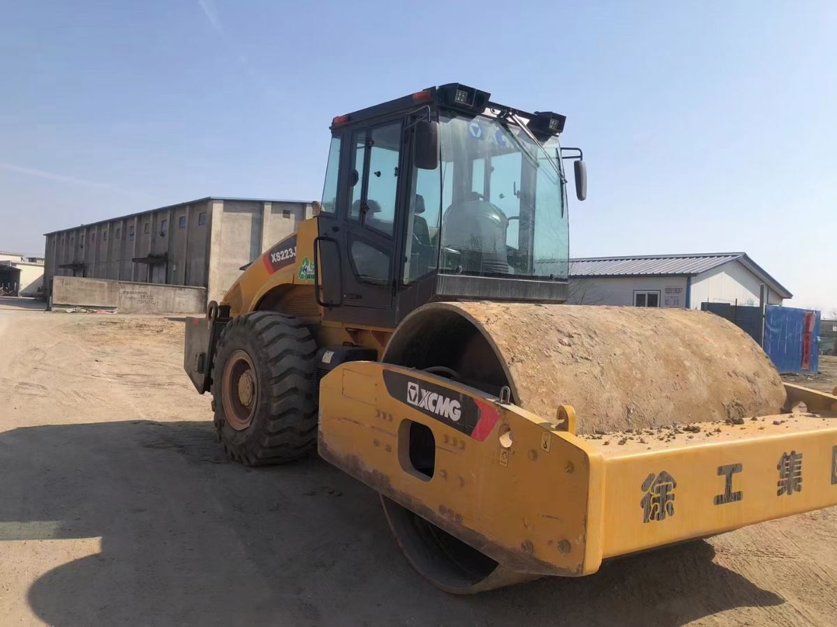 常德个人急售二手压路机