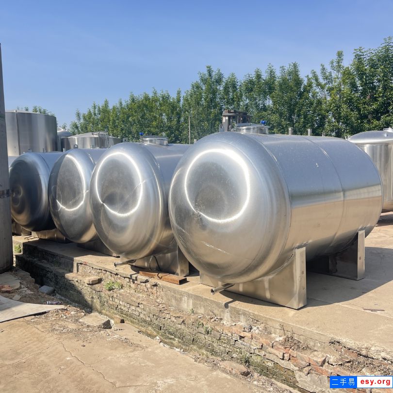 出售二手立式不锈钢储罐化工压力容器卧式不锈钢储罐