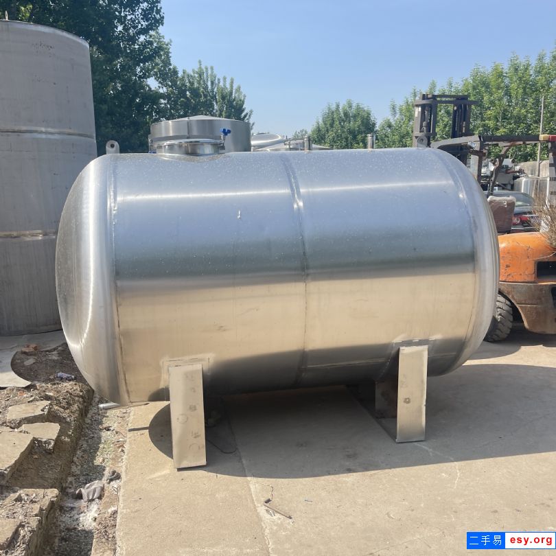出售二手立式不锈钢储罐化工压力容器卧式不锈钢储罐
