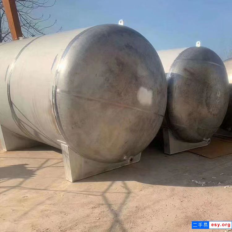 出售二手不锈钢储罐卧式不锈钢储罐多种型号存在304不锈钢