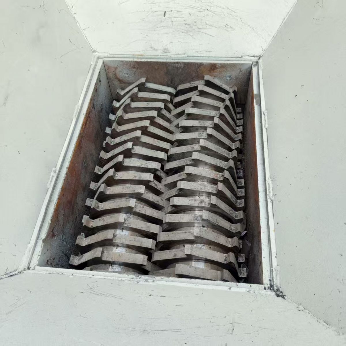 转让9成新二手600撕碎机两台