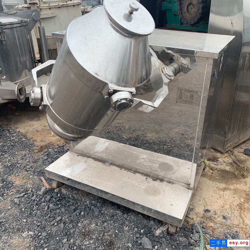出售三台三维运动混合机 容积800L