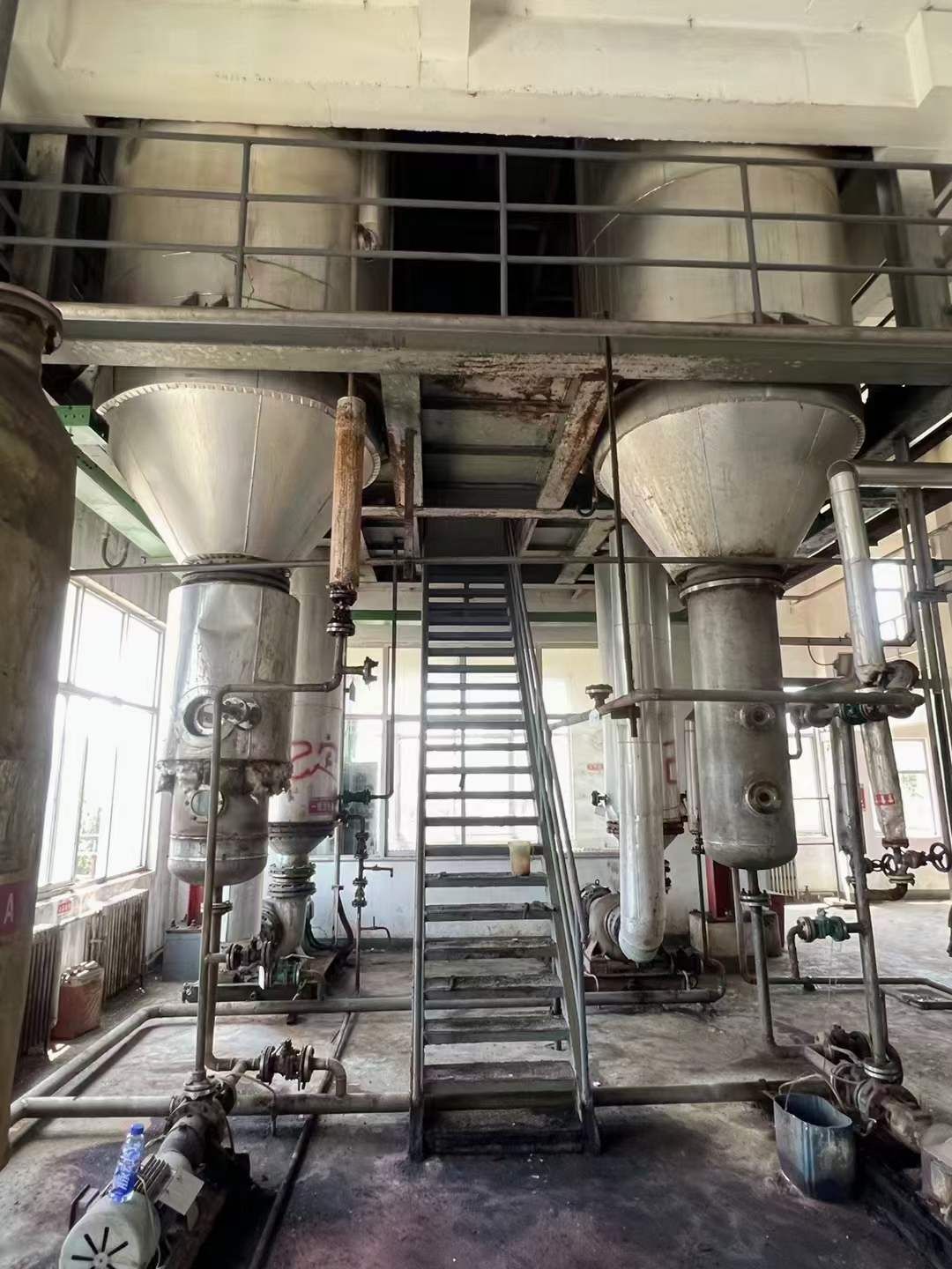 转让二手钛材蒸发器 一套双效四吨钛材强制循环蒸发器