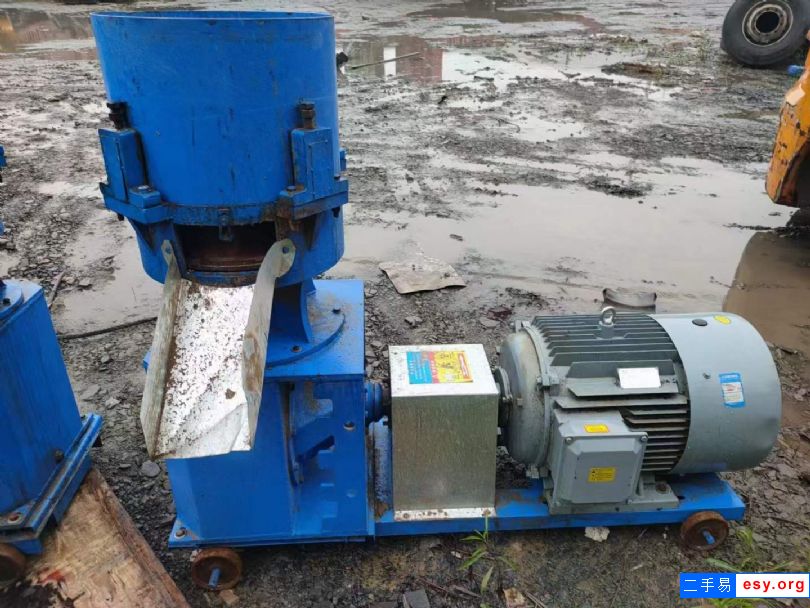 转让二手木屑颗粒机 两台37千瓦平模颗粒机