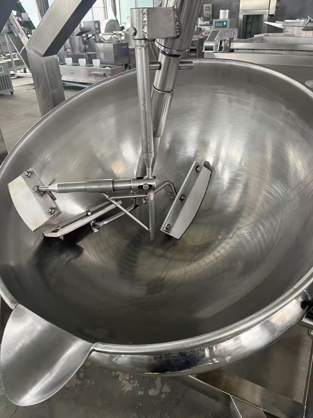 转让二手行星炒锅 两台容积300L电加热半自动行星搅拌炒锅