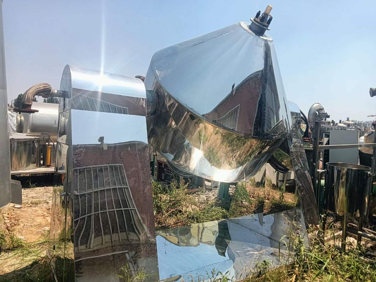 转让二手双锥干燥机 2500L-3000L外抛光不锈钢双锥干燥机