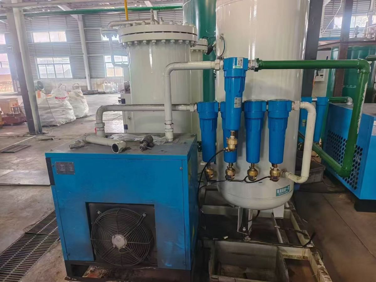 转让二手制氮机 一套容积40立方纯度99.99空气分离制氮机