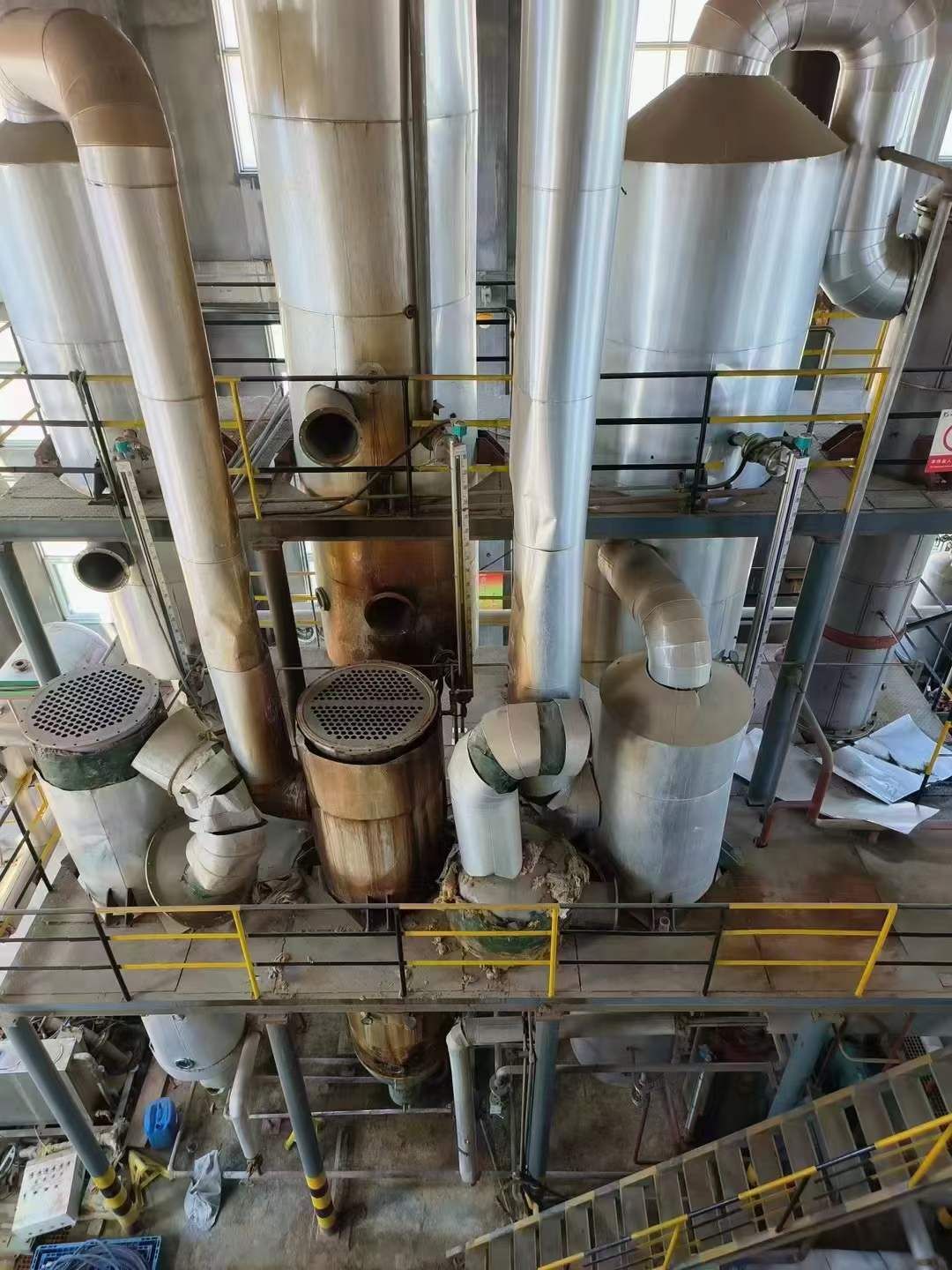 转让二手蒸发器 一套三效五吨强制循环蒸发器加热面积318平方