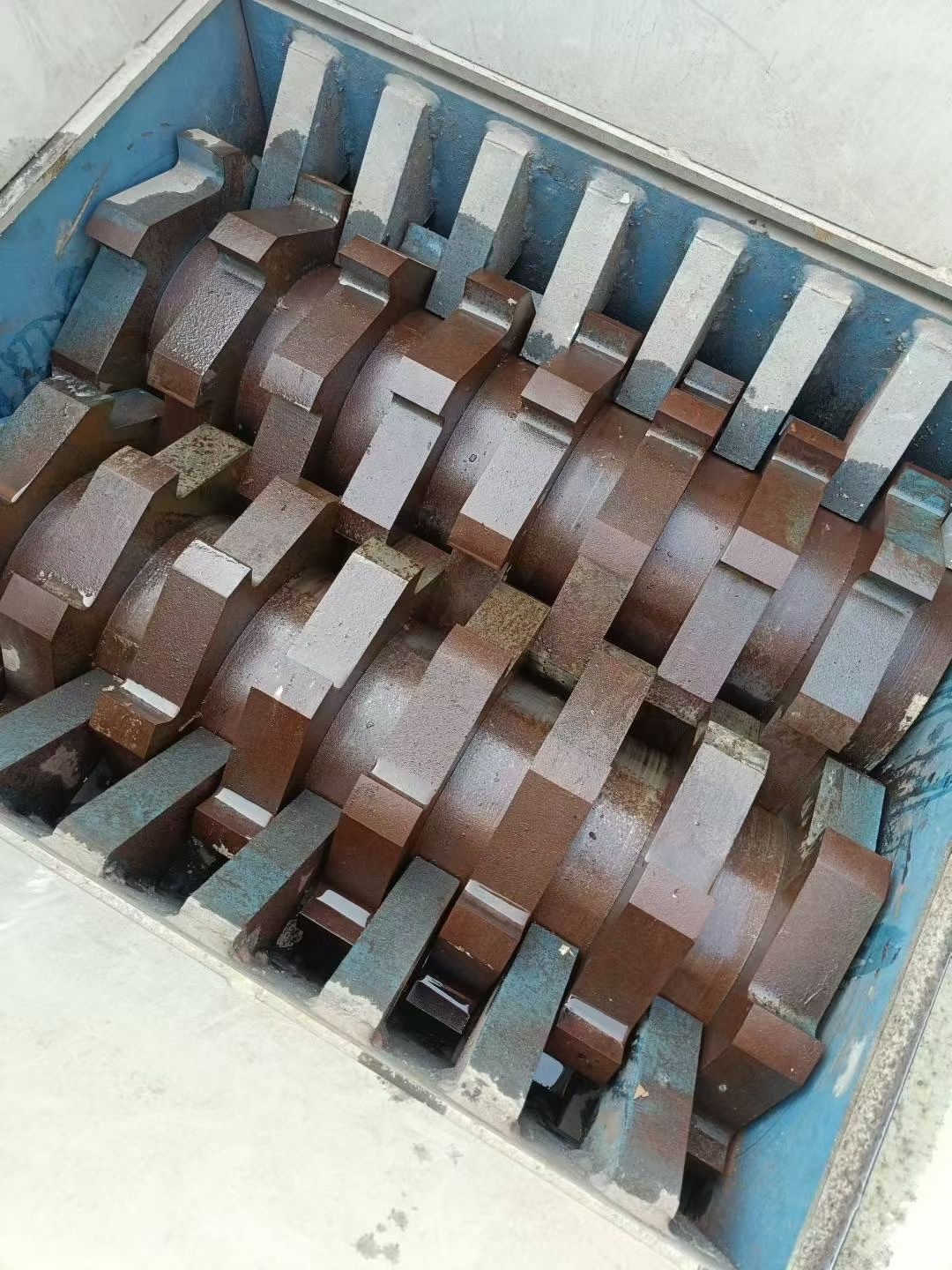 转让二手双轴撕碎机 一台800型马鞍山产重型双轴撕碎机