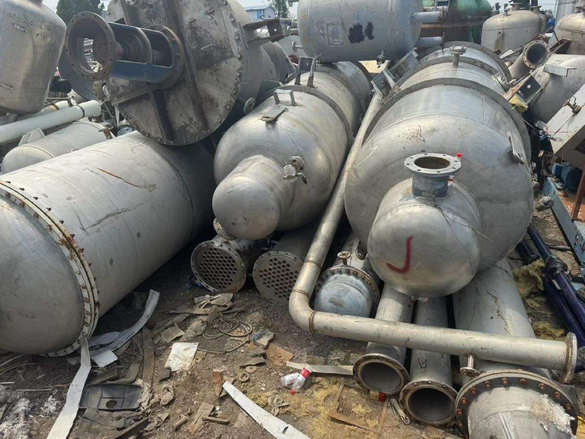 转让二手强制循环蒸发器 一套三效三吨材质2205强制循环蒸发器