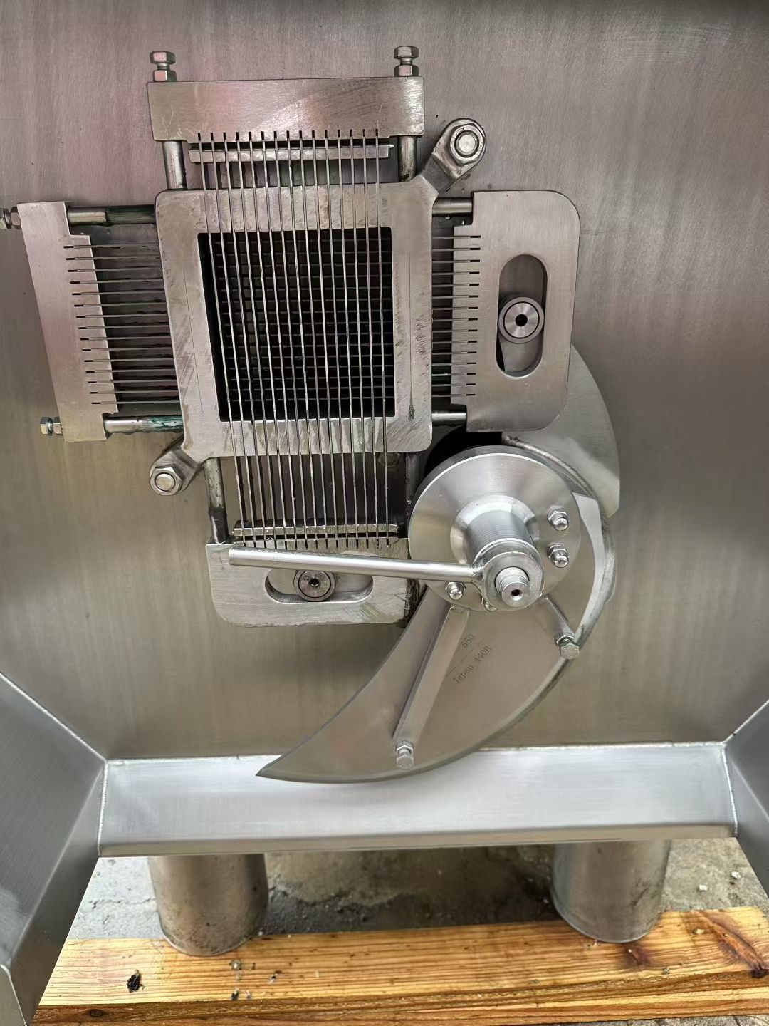 转让二手三维切丁机 一台TP-600型冻肉三维切丁机