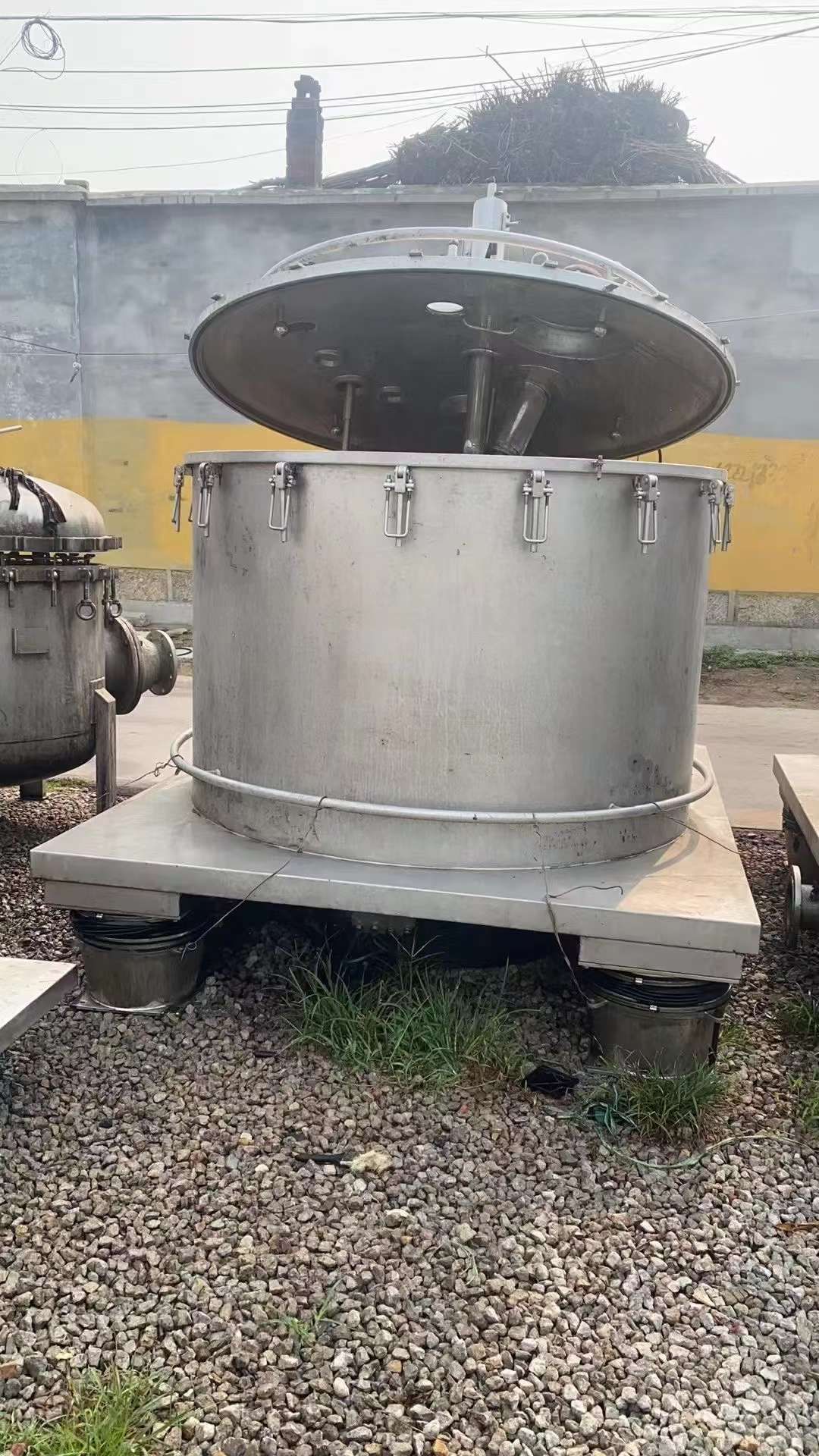 转让二手平板离心机 两台1600型带带布料器平板刮刀离心机