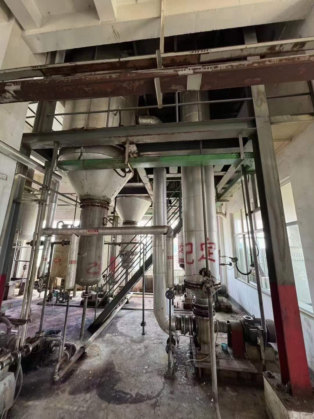 转让二手钛材蒸发器 一套双效四吨钛材强制循环蒸发器