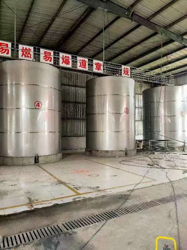 转让二手不锈钢储罐 6台50立方立式红酒储罐 厚度3mm