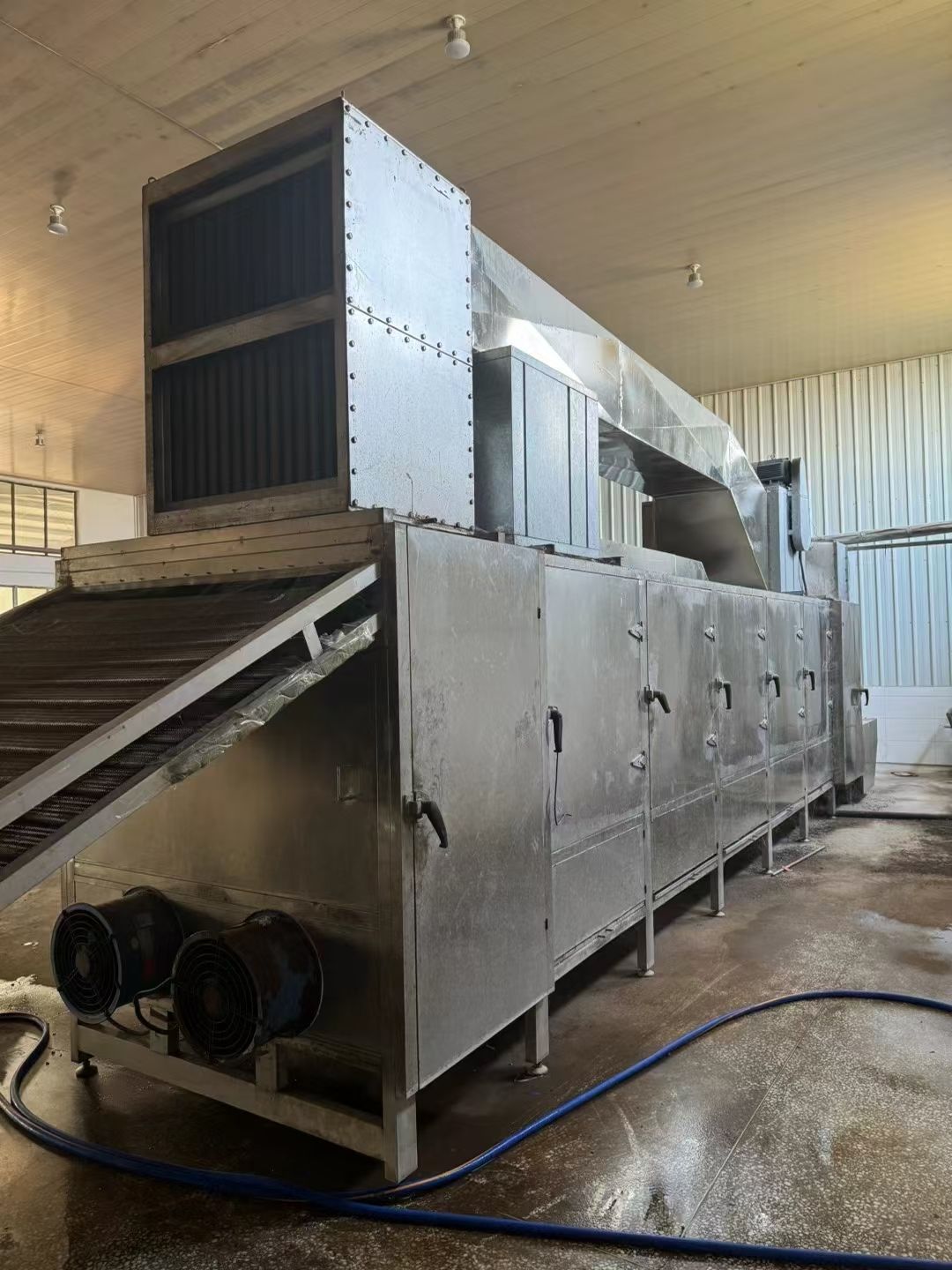 转让二手网带烘干机 一套宽度1.2米X8米5层蒸汽加热网带烘干机