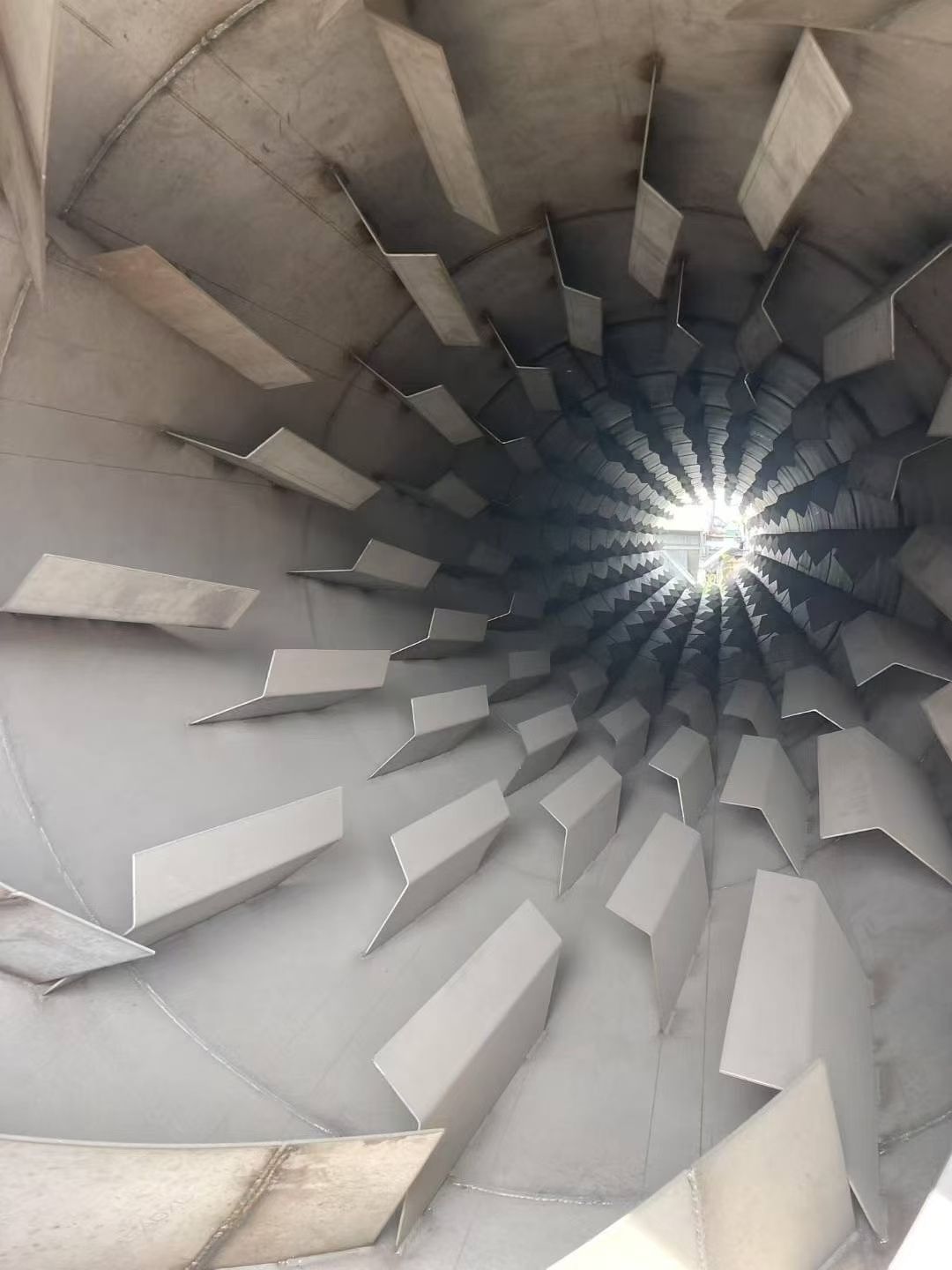 转让二手滚筒烘干机 一套直径2.2米X20米内衬不锈钢滚筒烘干机