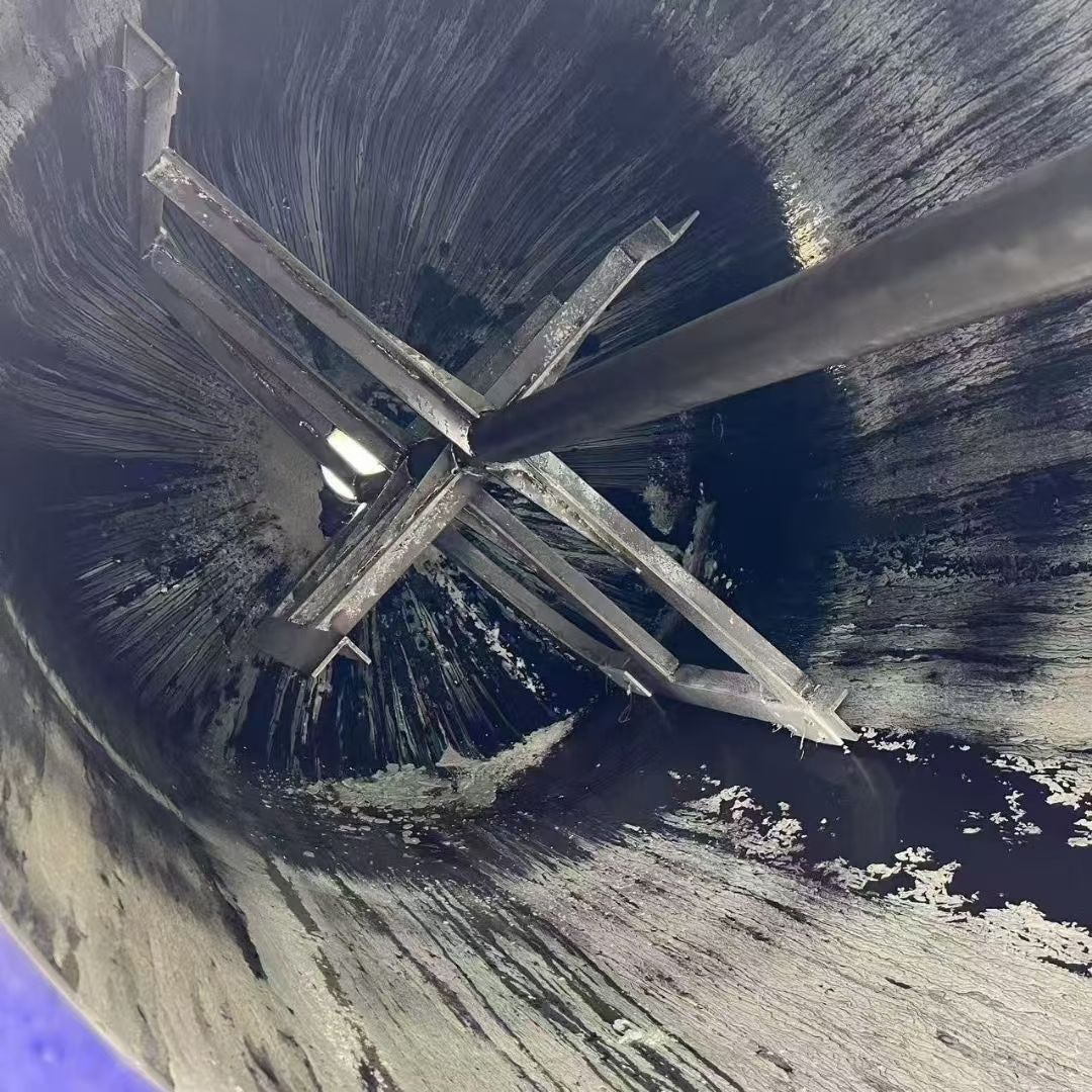 转让二手搪瓷反应釜 两台容积5立方内搅拌钛材质搪瓷反应釜