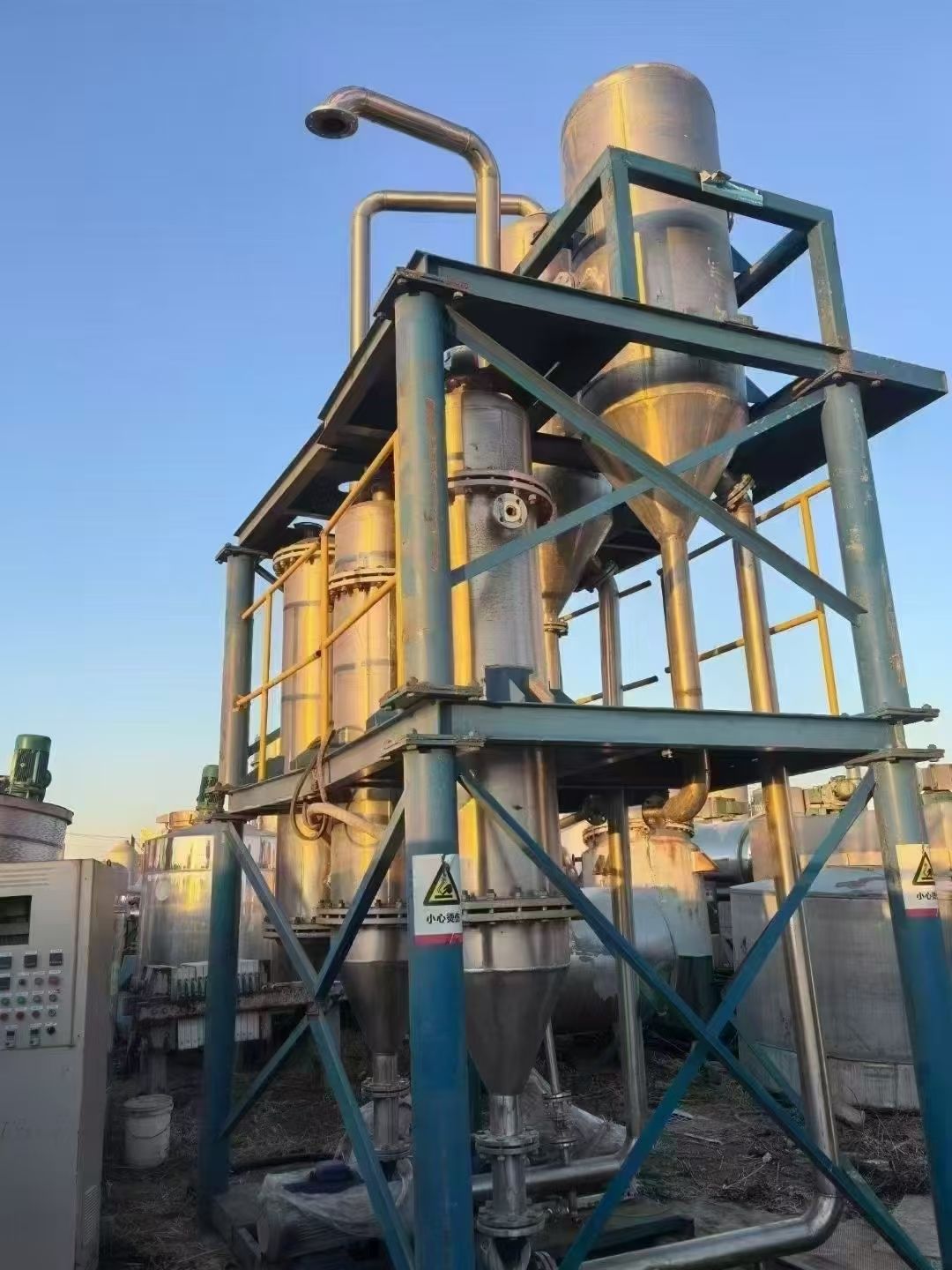 转让二手强制循环蒸发器 一套300升撬装式材质316强制循环蒸发器