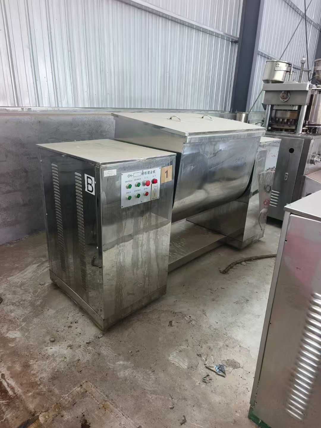 转让二手槽型混合机 一台容积600升全不锈钢卧式槽型混合机