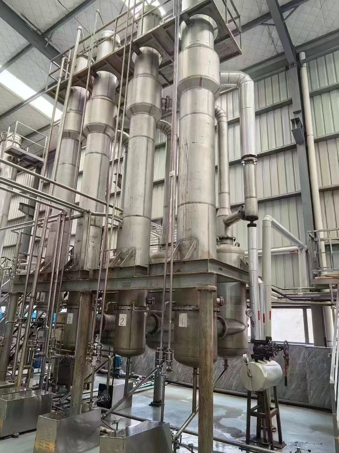 转让二手强制循环蒸发器 一套三效三吨材质316L强制循环蒸发器